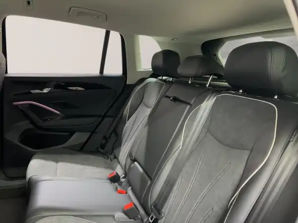VW TIGUAN (14/15)
