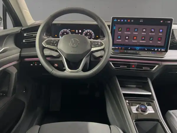 VW TIGUAN (8/15)