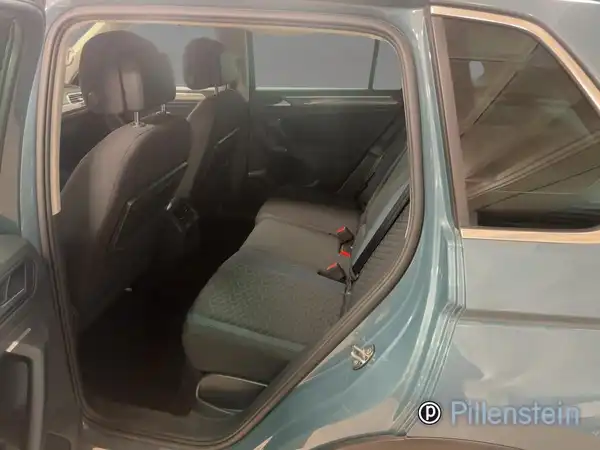 VW TIGUAN (9/16)