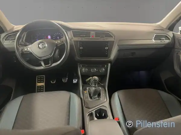 VW TIGUAN (10/16)