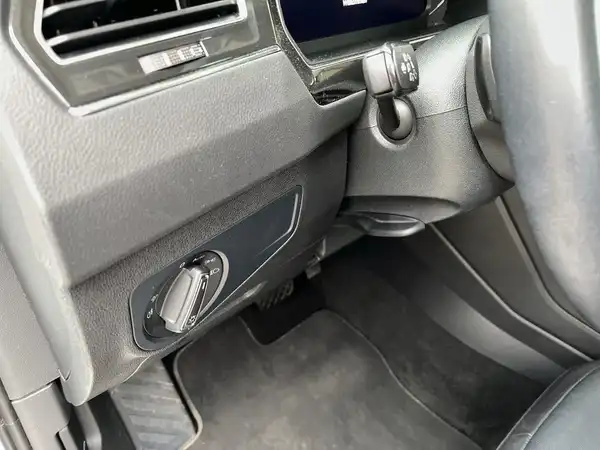 VW TIGUAN (18/22)