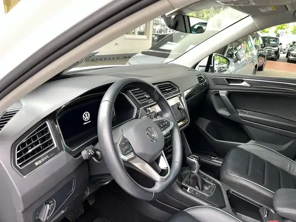 VW TIGUAN (19/22)