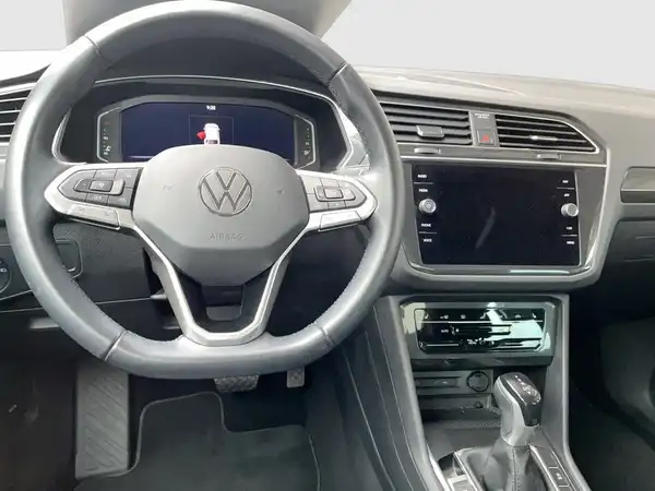 VW TIGUAN (8/22)