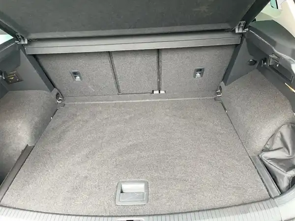 VW TIGUAN (10/22)