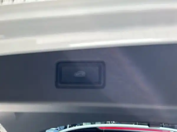 VW TIGUAN (13/22)
