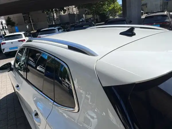 VW TIGUAN (16/22)