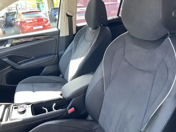 VW TIGUAN (17/22)