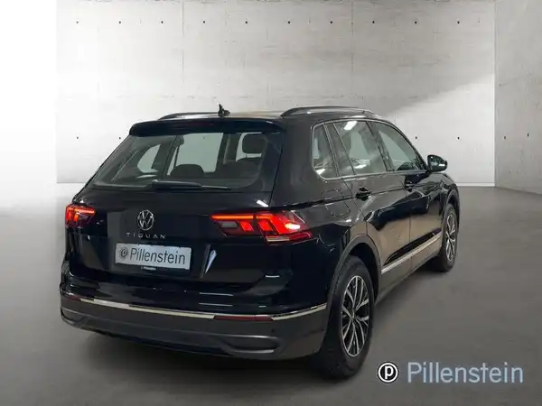 VW TIGUAN (4/17)