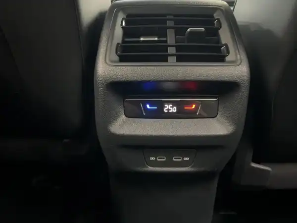 VW TIGUAN (15/19)