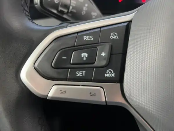VW TIGUAN (10/19)