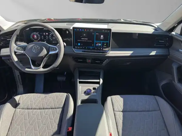 VW TIGUAN (13/18)