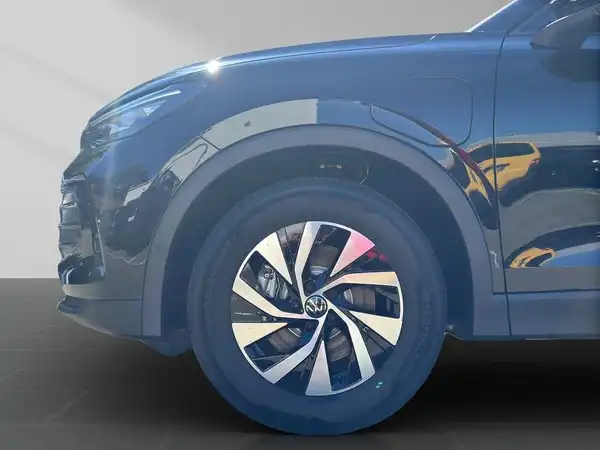VW TIGUAN (16/18)