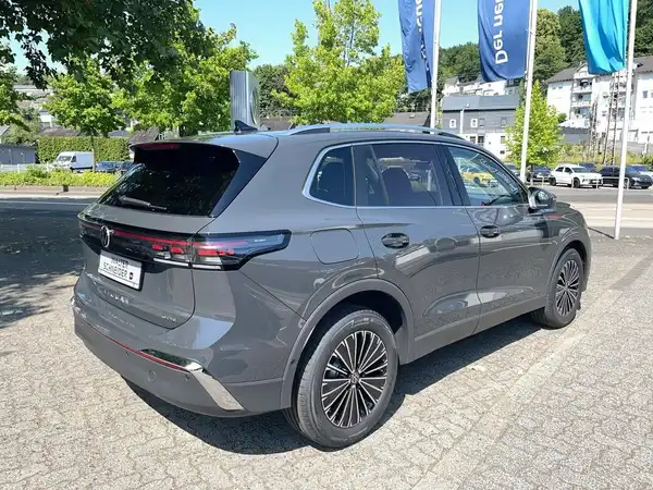 VW TIGUAN (5/16)