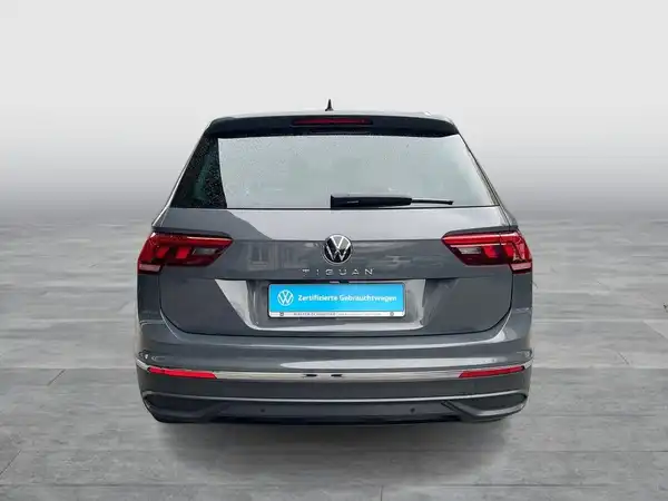 VW TIGUAN (5/16)