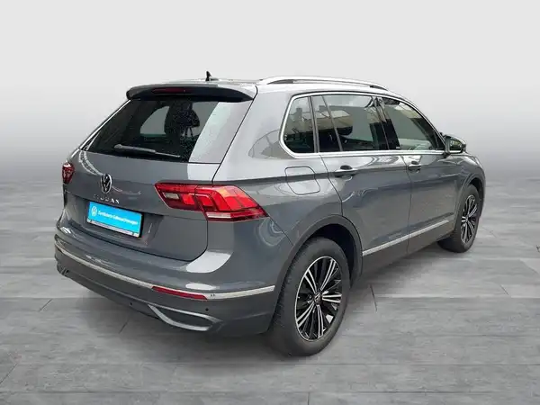 VW TIGUAN (6/16)