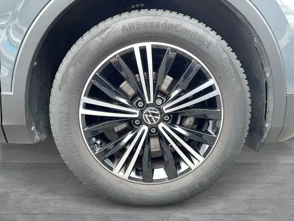 VW TIGUAN (8/16)