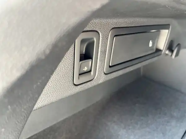 VW TIGUAN (13/17)