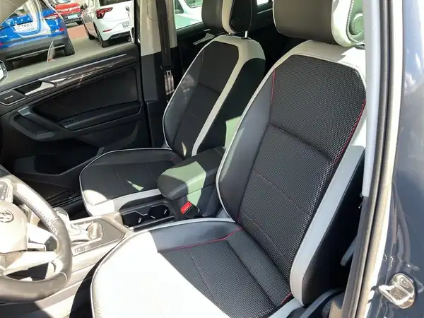 VW TIGUAN (15/17)