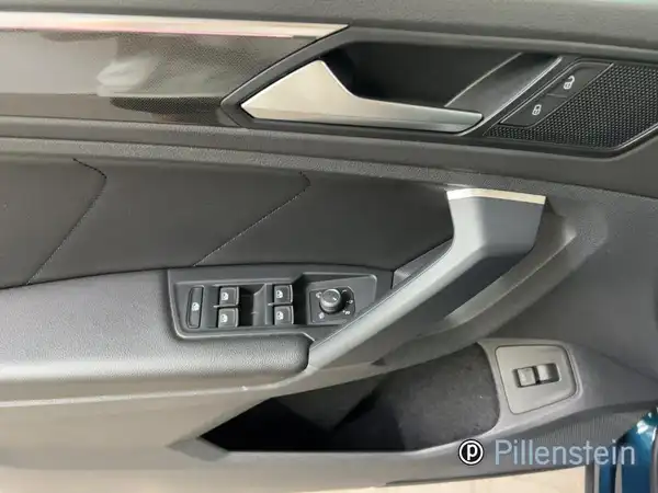 VW TIGUAN (8/16)