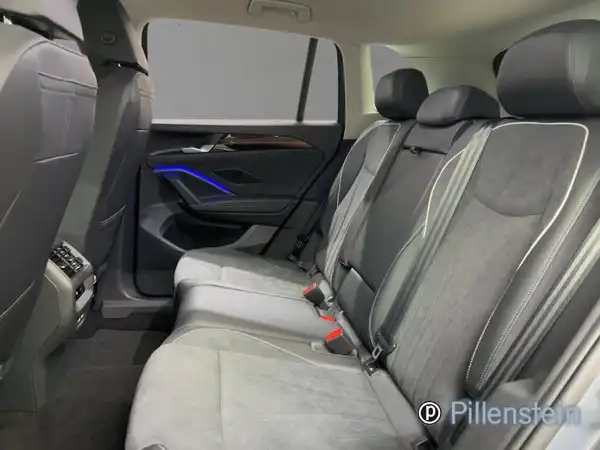 VW TIGUAN (13/18)