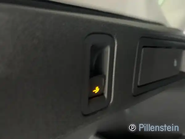 VW TIGUAN (15/18)