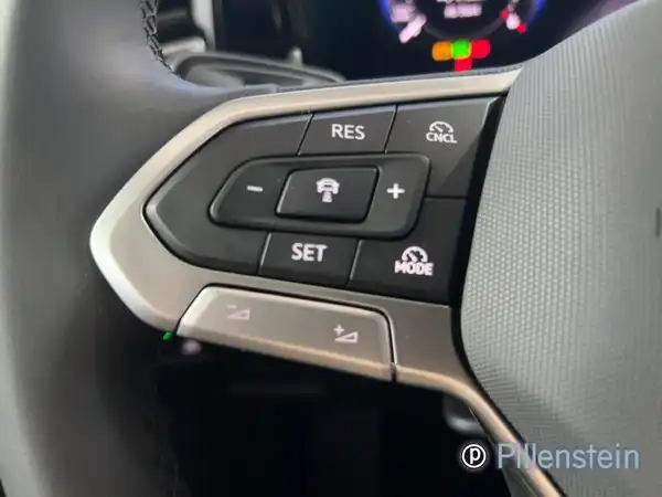 VW TIGUAN (9/18)