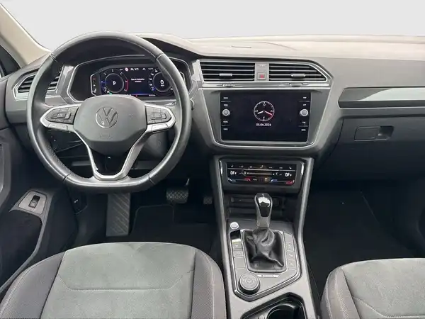 VW TIGUAN (15/16)