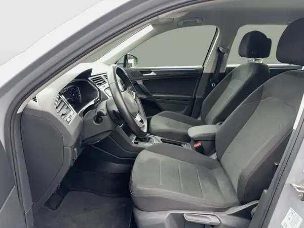 VW TIGUAN (9/16)
