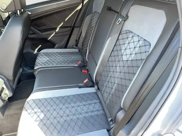 VW TIGUAN (10/22)