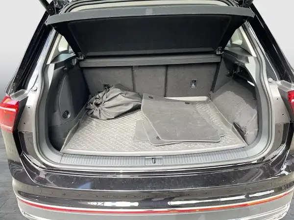 VW TIGUAN (11/23)