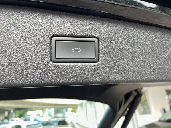 VW TIGUAN (13/23)