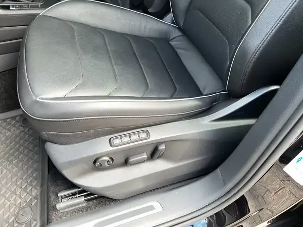 VW TIGUAN (18/23)
