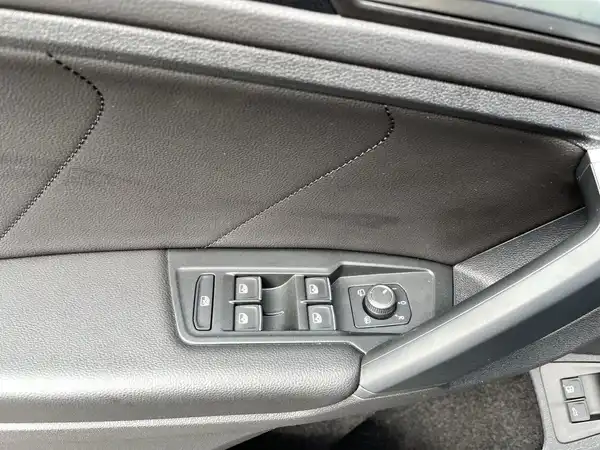 VW TIGUAN (20/23)