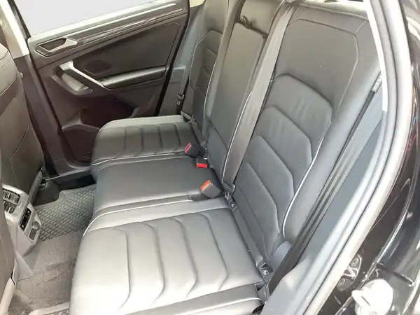 VW TIGUAN (10/23)