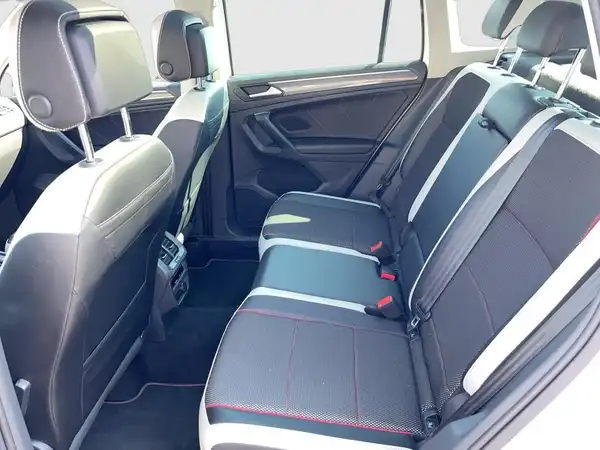 VW TIGUAN (13/19)