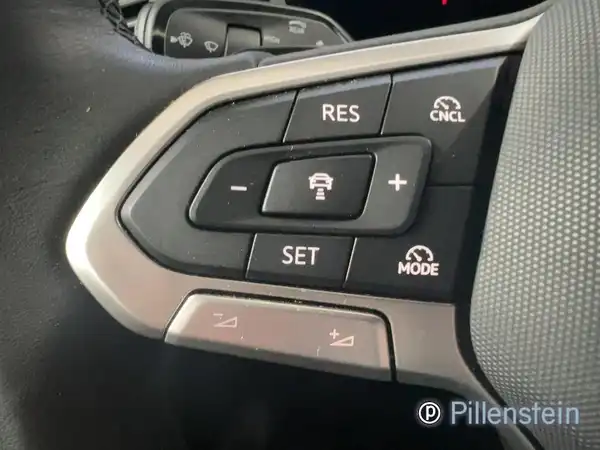 VW TIGUAN (10/17)