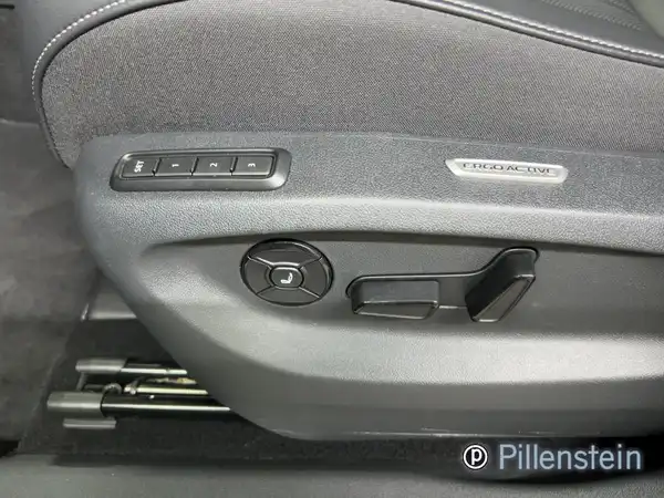 VW TIGUAN (9/16)