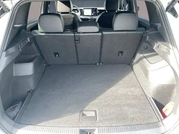 VW TIGUAN (13/22)