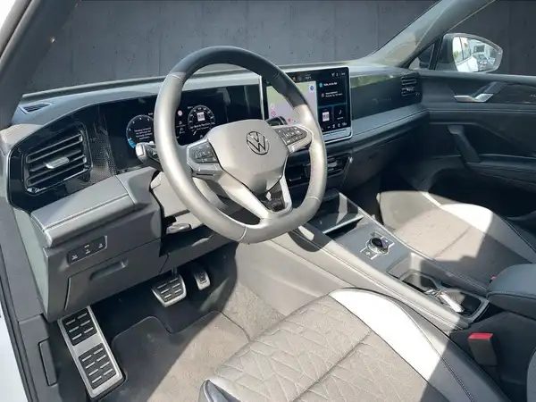 VW TIGUAN (9/22)