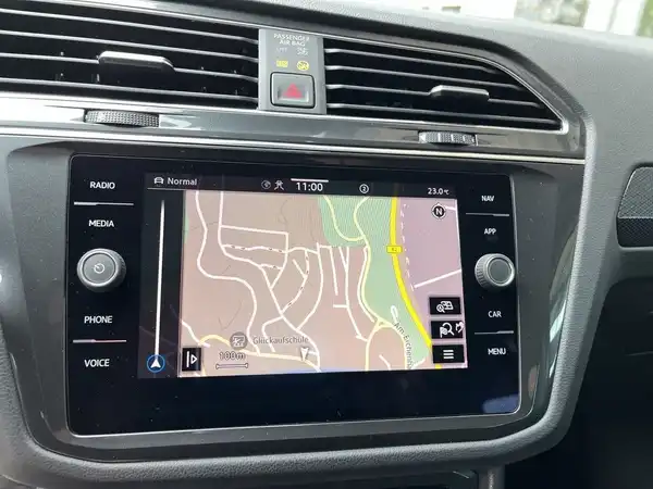 VW TIGUAN (15/16)