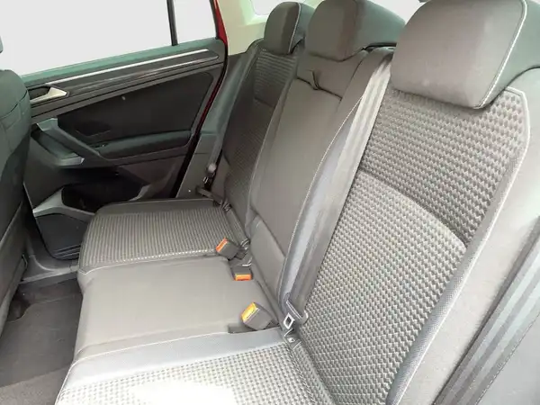 VW TIGUAN (8/16)