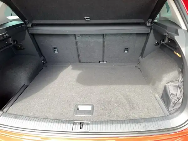 VW TIGUAN (9/16)