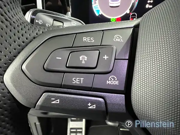 VW TIGUAN (9/14)