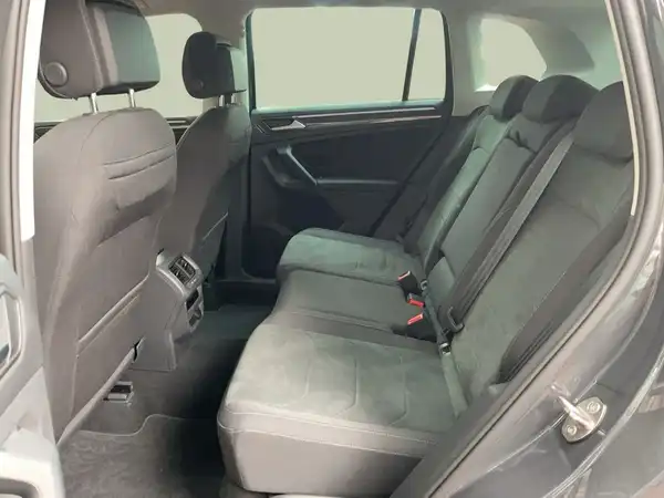 VW TIGUAN (13/15)