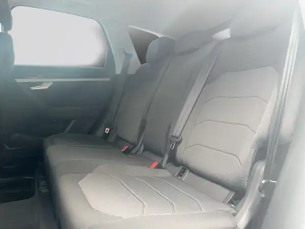 VW TOUAREG (12/18)