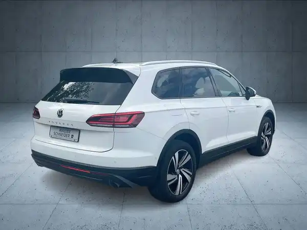 VW TOUAREG (5/18)