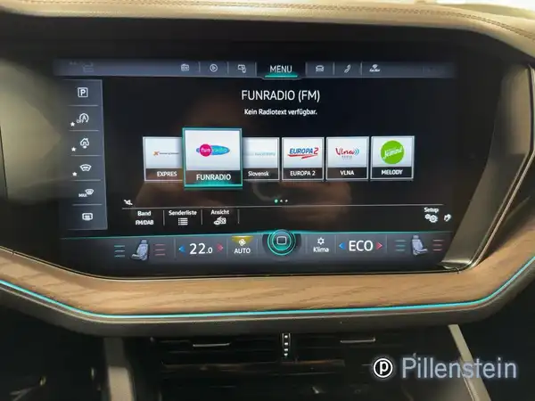 VW TOUAREG (11/16)