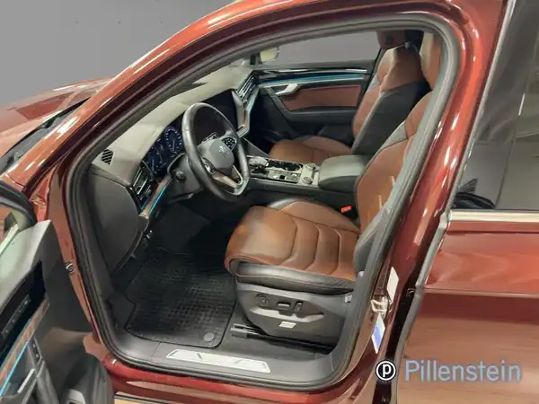 VW TOUAREG (7/16)