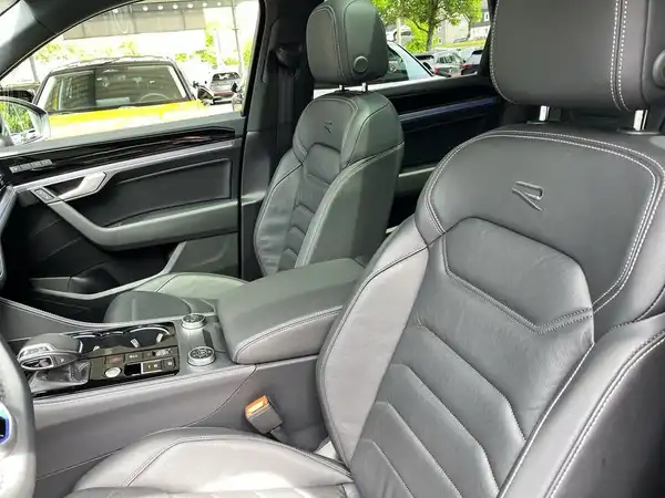 VW TOUAREG (18/23)