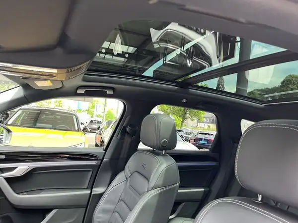 VW TOUAREG (19/23)